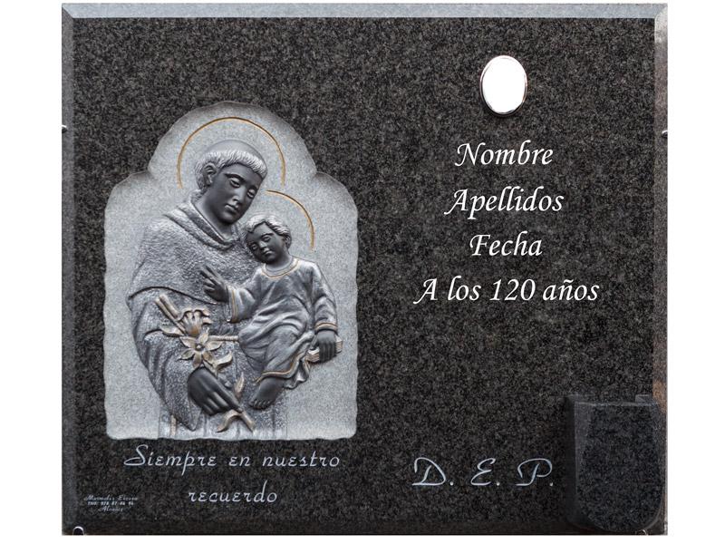 Lápida con imagen de San Antonio en relieve